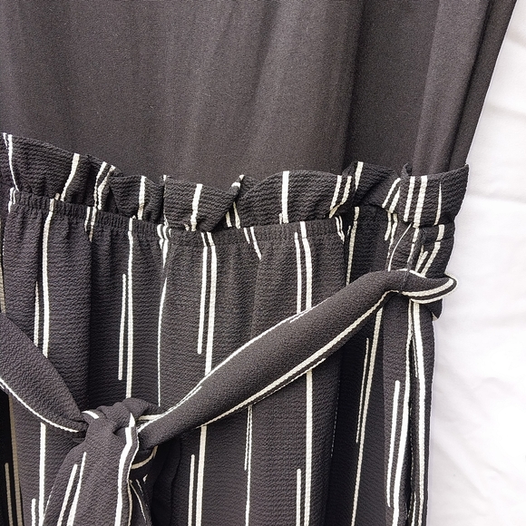 Jumpsuit - Picture 3 of 5